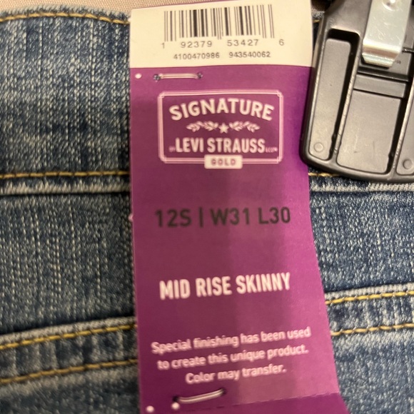 Women’s Levi Mid Rise Skinny Jeans NWT - Picture 4 of 4